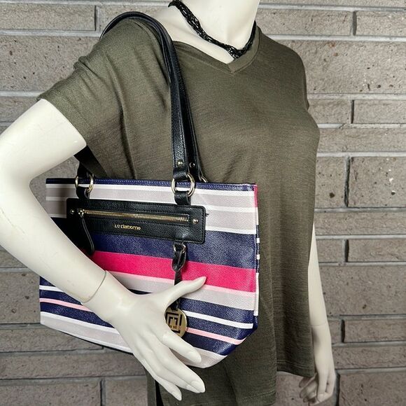 Liz Clairbone bag - Picture 2 of 8